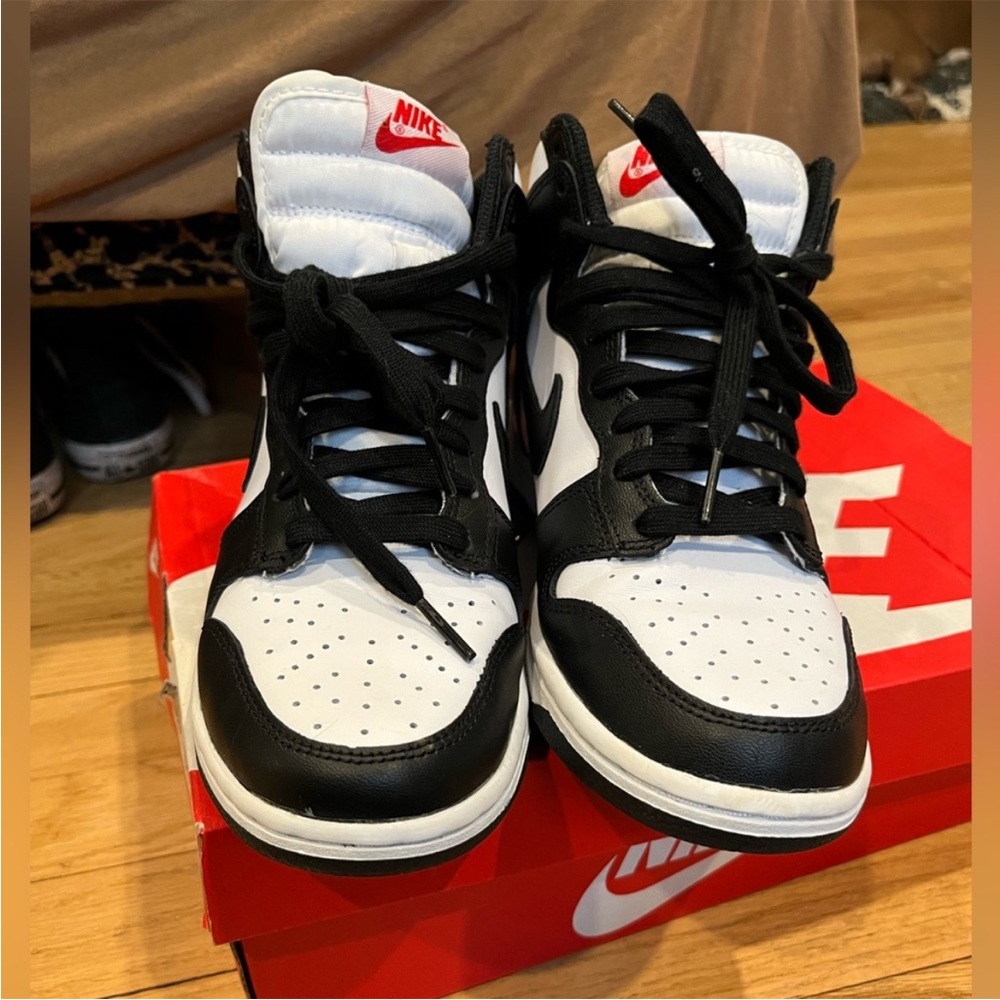 Nike dunk pandas size w6.5/m5 EUC - Picture 2 of 8